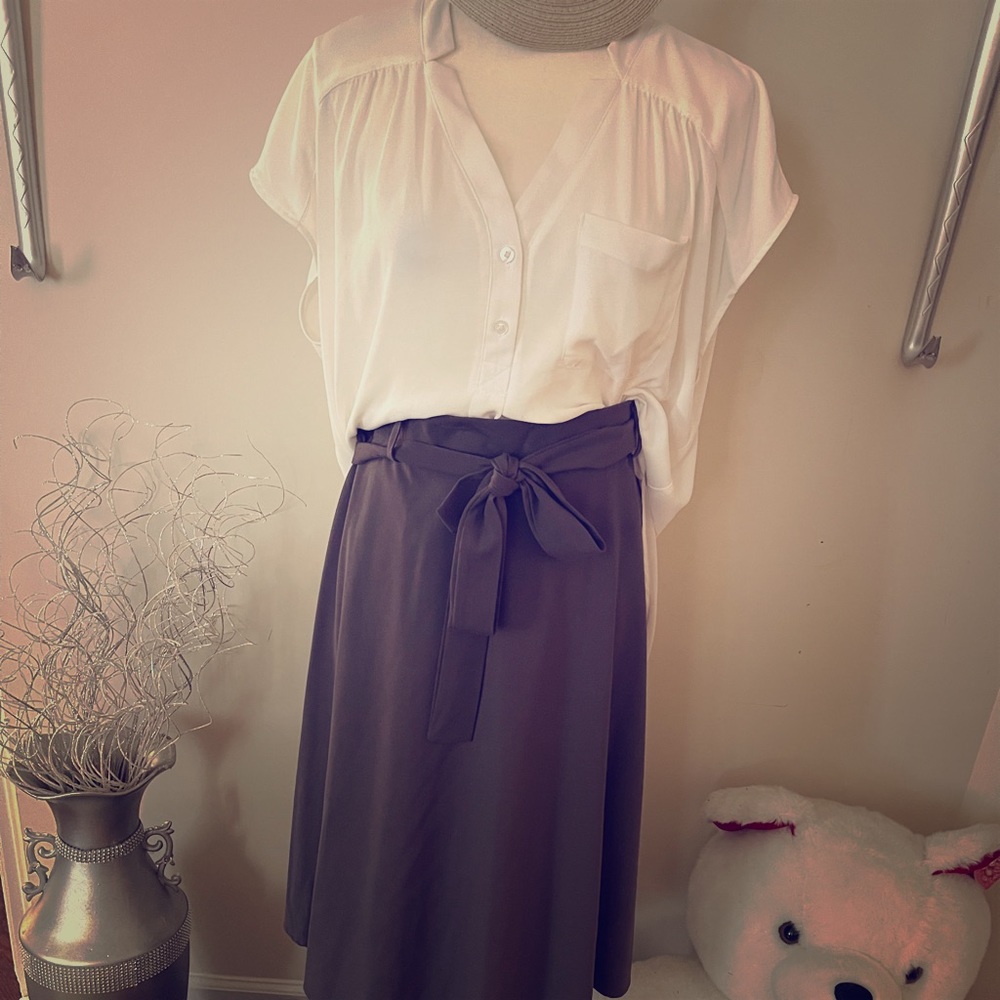 Gryskirtwith front tie